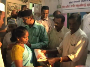 Nagore Naayagam Nesa Paasarai Trust - Ramalan Free Dresses to the poor and Needy